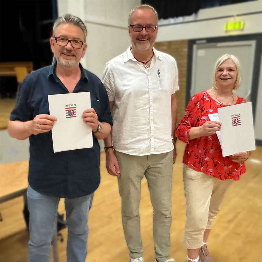 Schulleiter Luft gratuliert Rüdiger Thumann und Gabriele Ritschel Schulleiter Luft gratuliert Rüdiger Thumann und Gabriele Ritschel